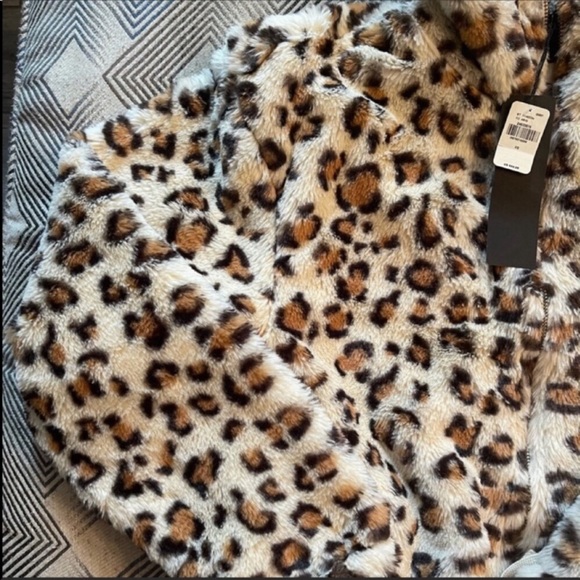 ❄️ VS Pink Leopard Print Sweater - Picture 8 of 11